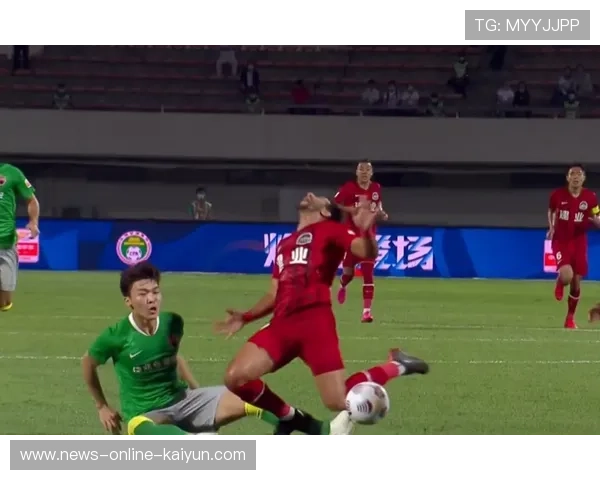 河南队一次高速反击打穿了中路屏障 河南队一次高速反击打穿了中路屏障