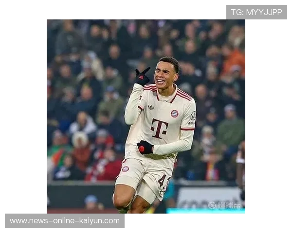 穆西亚拉灵动控球打出亮点,拜仁中路变化层次丰富