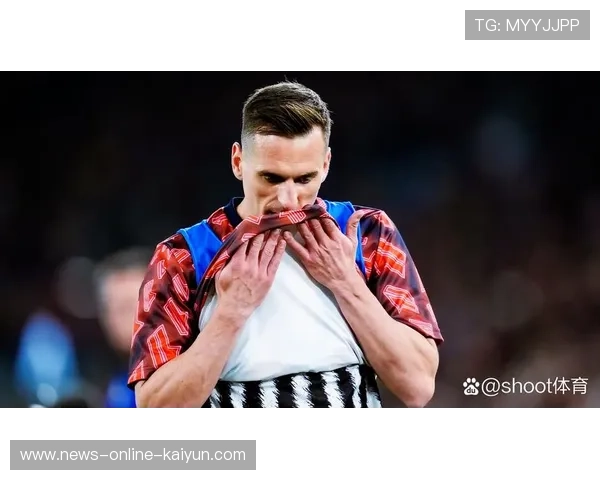 尤文米利克头球后蹭破门又成关键角色的传奇瞬间